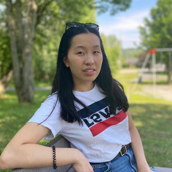 Meet your Posher, Naomi - Picture 1 of 1